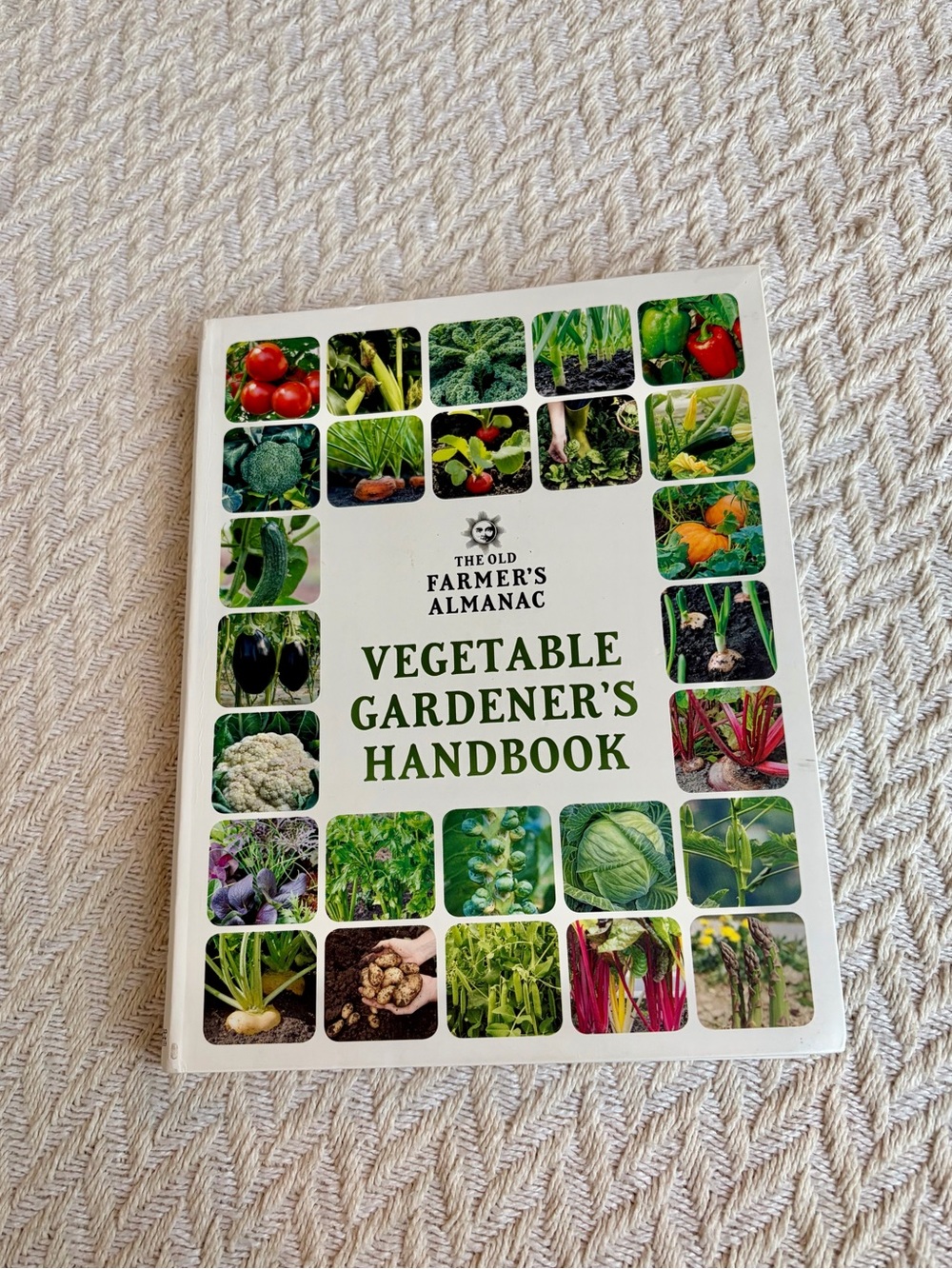 Old Farmer’s Almanac Vegetable Gardener’s Handbook Gardening Book